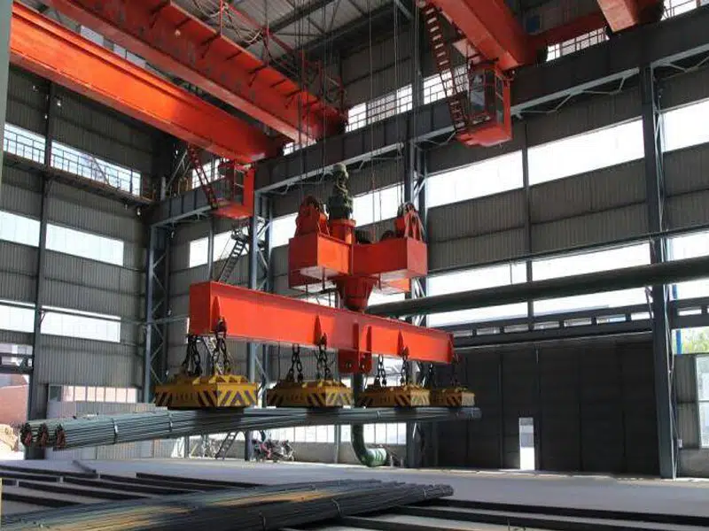 Pont roulant magnétique suspendu des barres d'acier